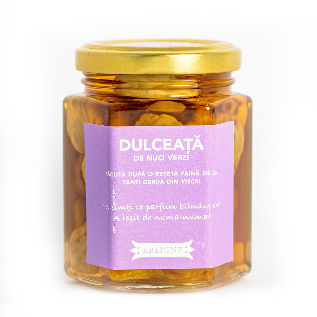 Dulceata de nuci verzi Dulceata de nuci verzi